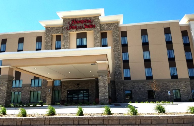 Hampton Inn & Suites Brightens Mason City, Iowa