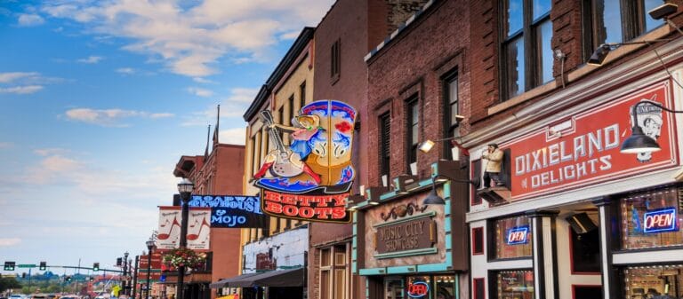 Nashville, Tennessee: Where To Stay & Play