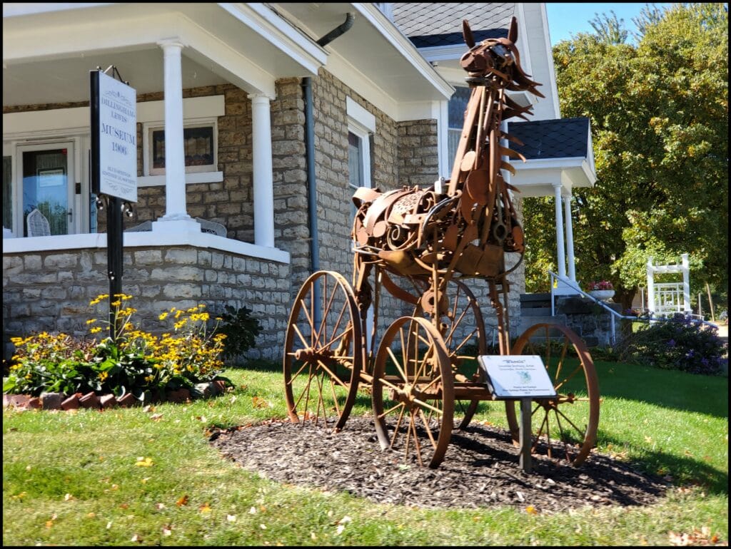 blue springs horse sculpture