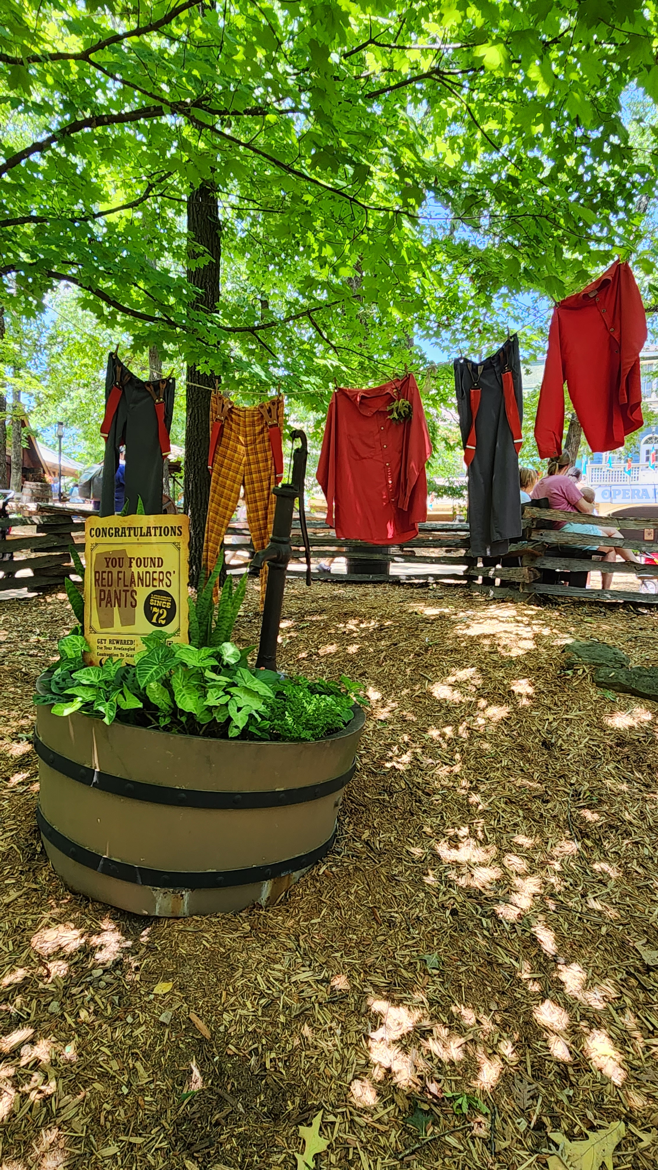 Red Flanders pants Silver Dollar City