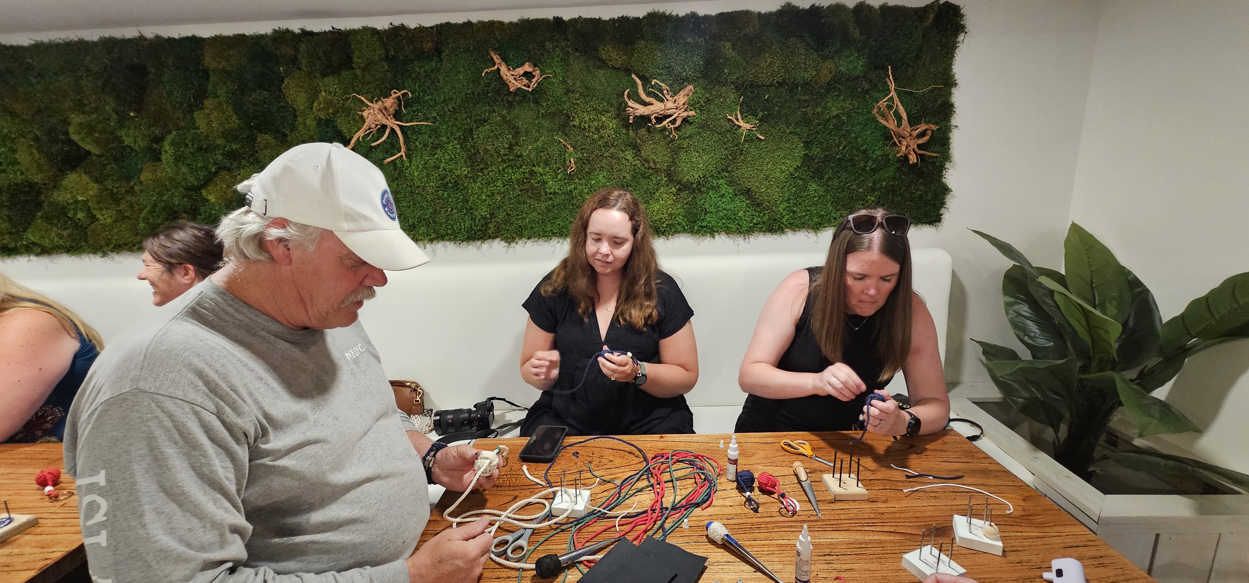 knot tying group
