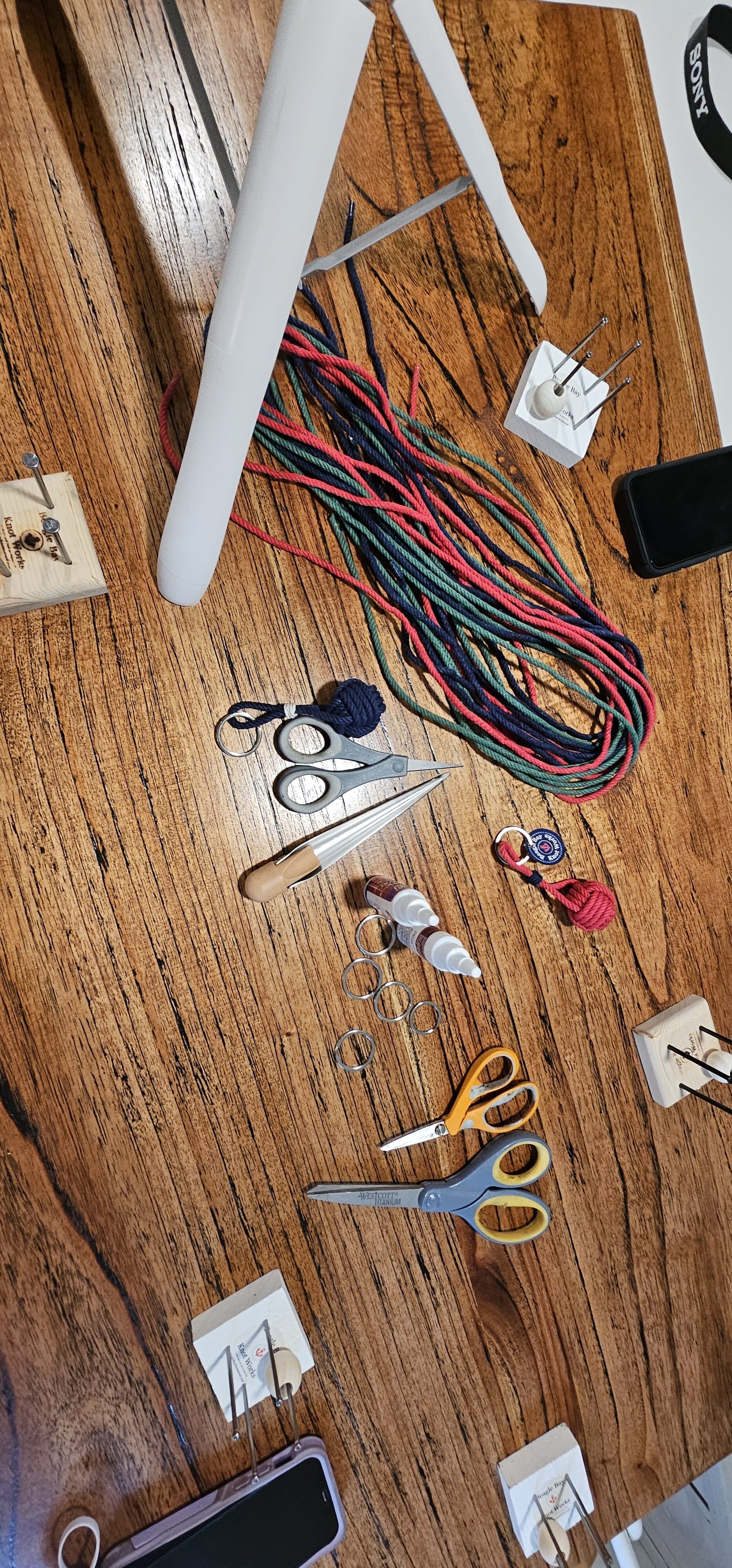 supplies knot tying